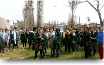 Okullar Hayat Olsun Projesi Kapsamında Okul Bahçesine Ağaç Dikimi